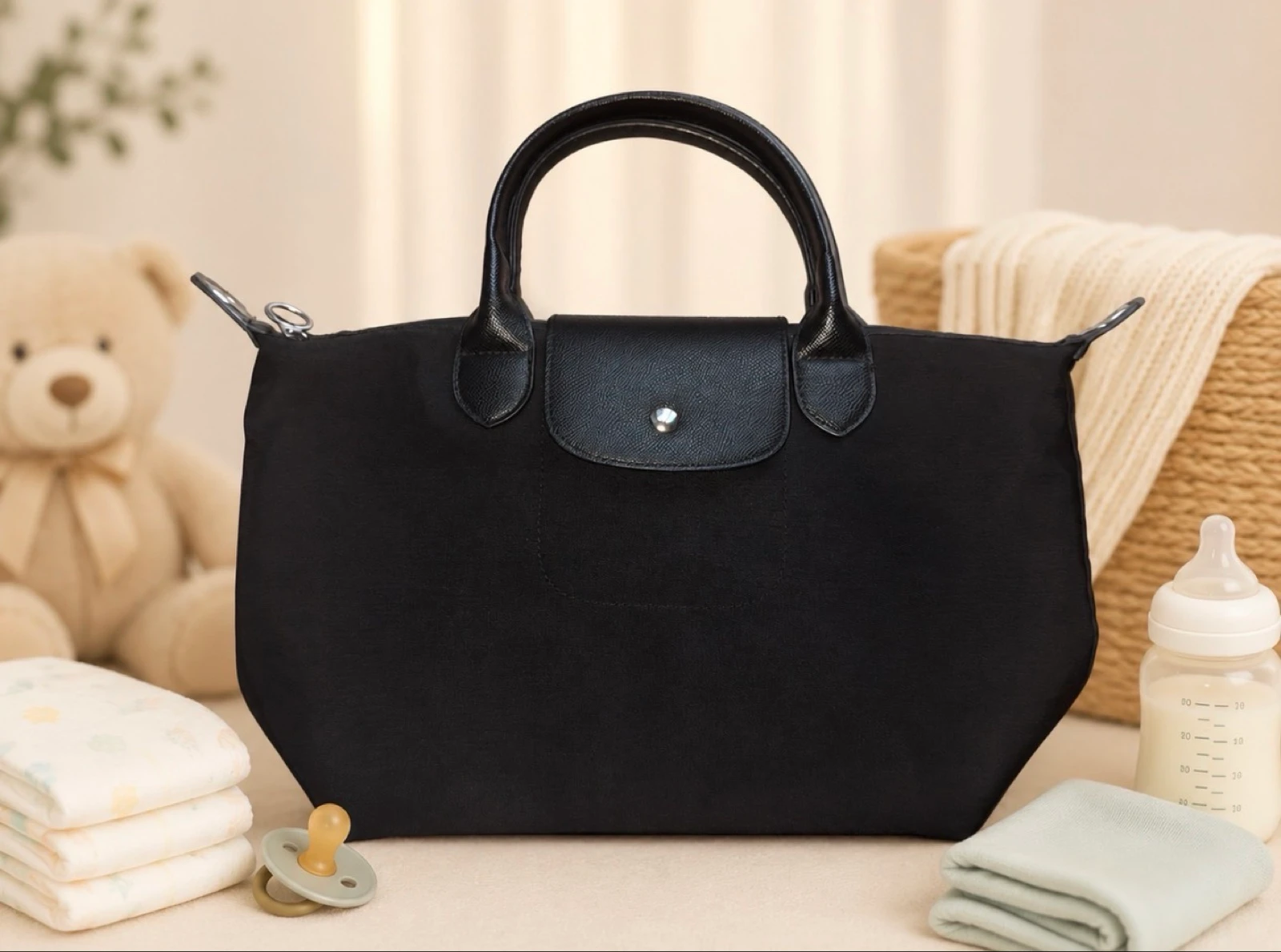 Bolso para pañales negro, amplio y muy práctico
